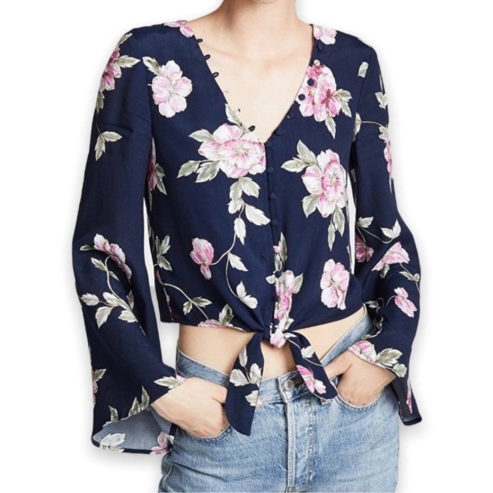 CUPCAKES AND CASHMERE Floral Bell Sleeve Top